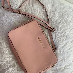 Pink Michael lots crossbody bag